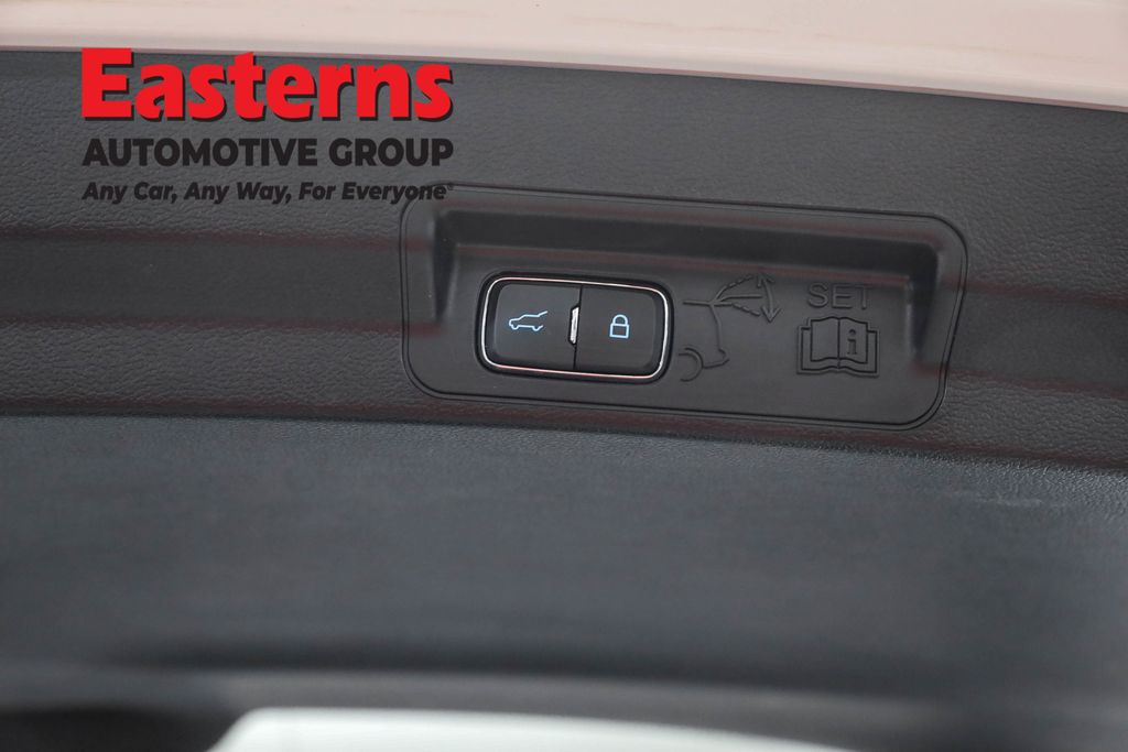 Used 2023 White Ford Limited image 22