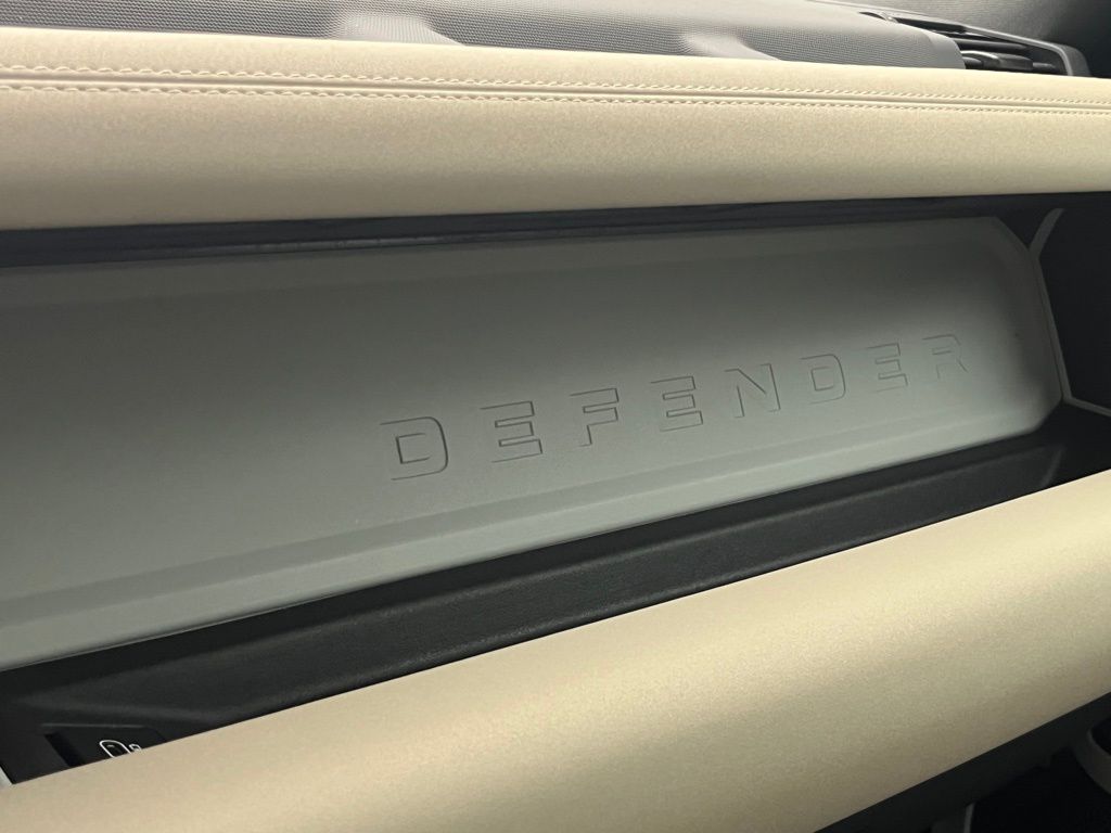 Thumbnail: 2022 Land Rover Defender - 21