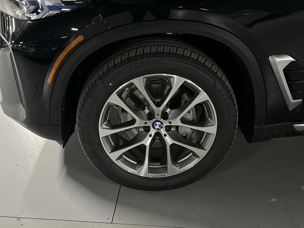 Thumbnail: 2026 BMW X5 - 10