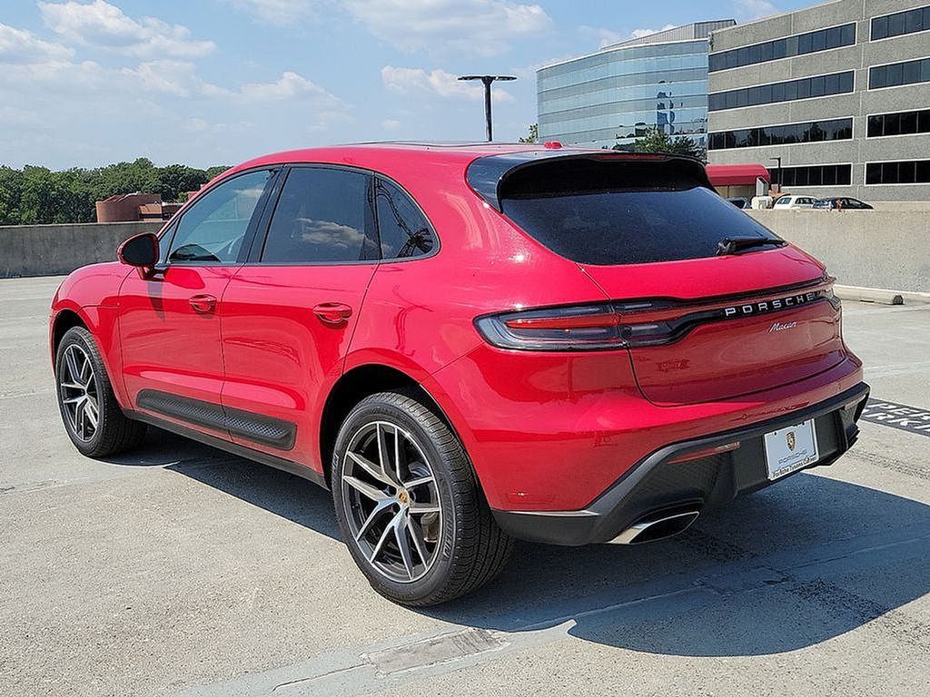 2025 Porsche Macan  6