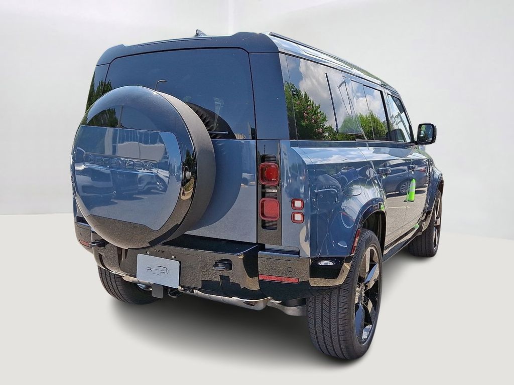 Thumbnail: 2025 Land Rover Defender - 3