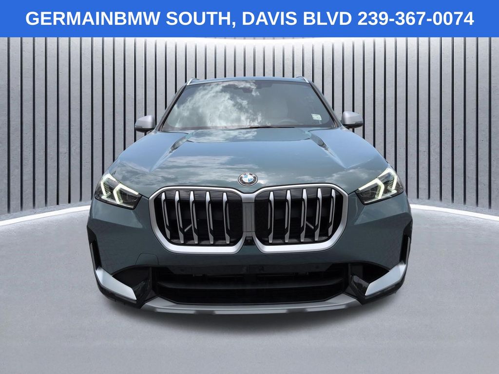 Certified Used 2024 Green BMW xDrive28i image 10