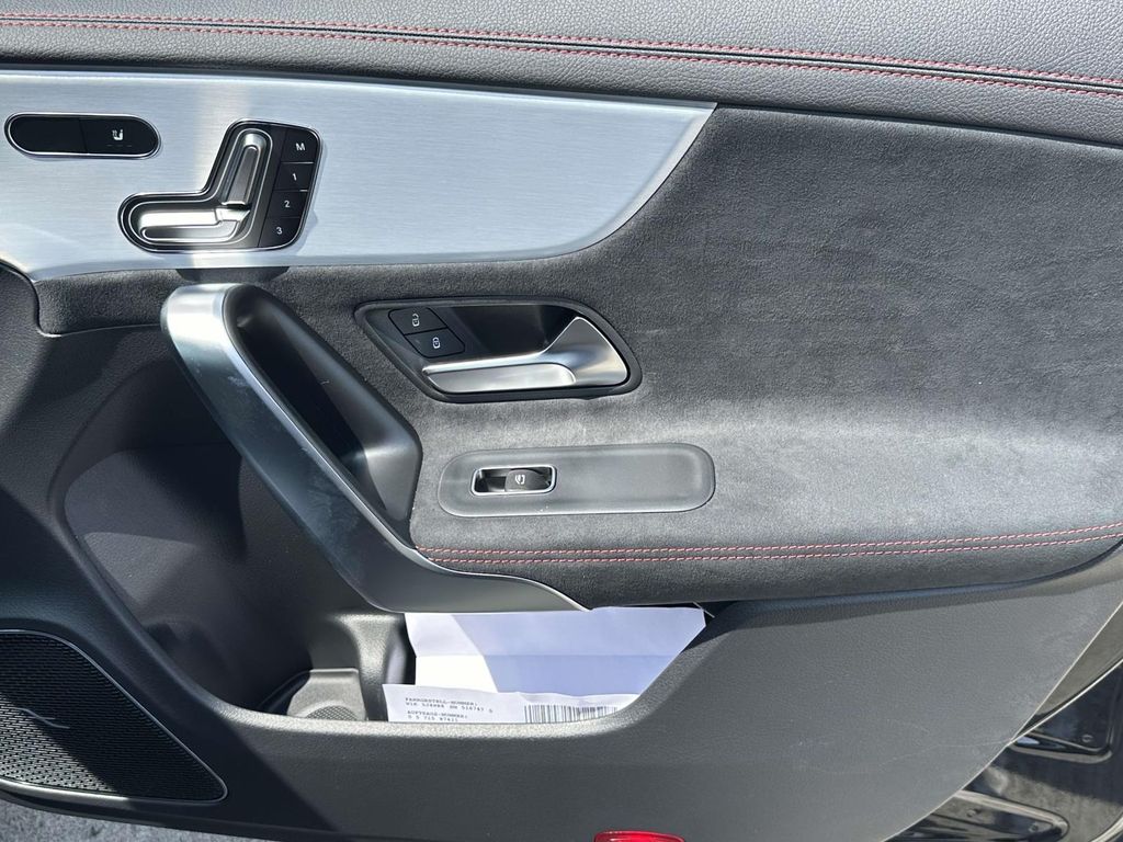 2025 Mercedes-Benz CLA 250 9
