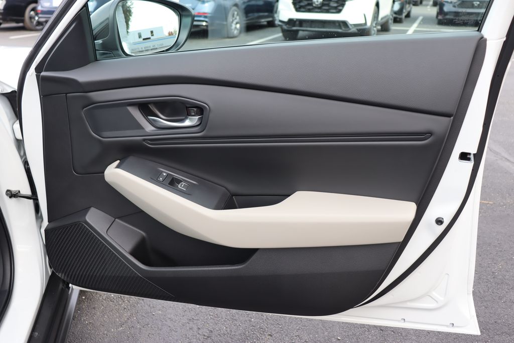 2025 Honda Accord SE 19