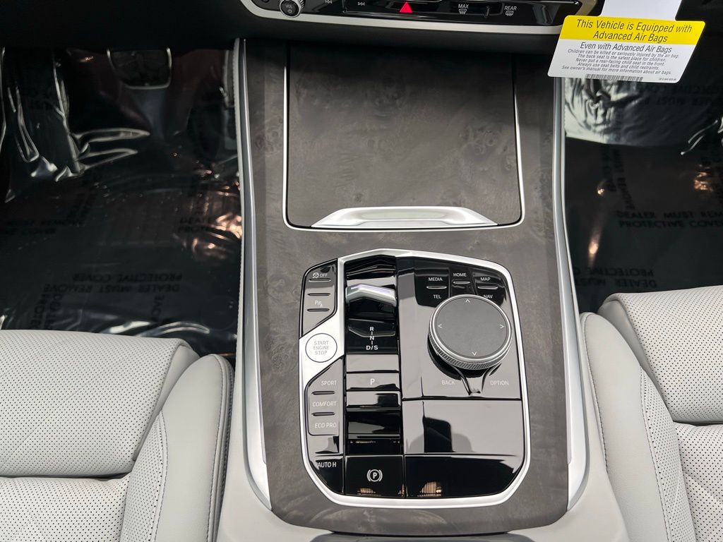 Thumbnail: 2026 BMW X5 - 11