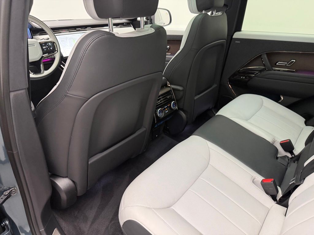 Thumbnail: 2023 Land Rover Range Rover Sport - 26