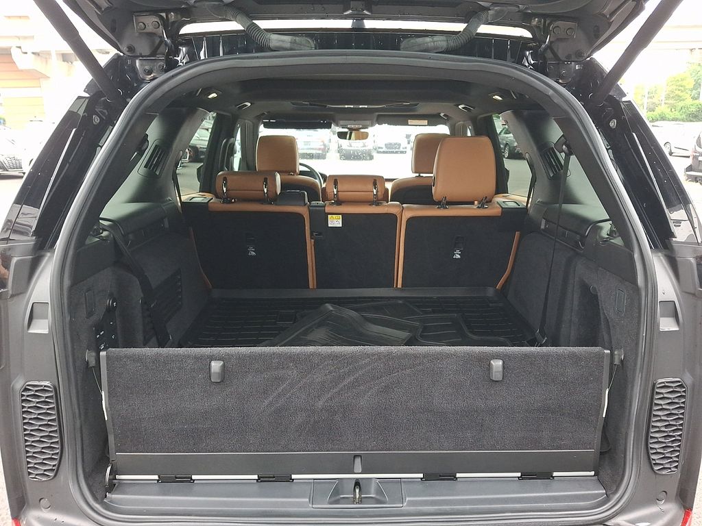 Thumbnail: 2019 Land Rover Discovery - 27