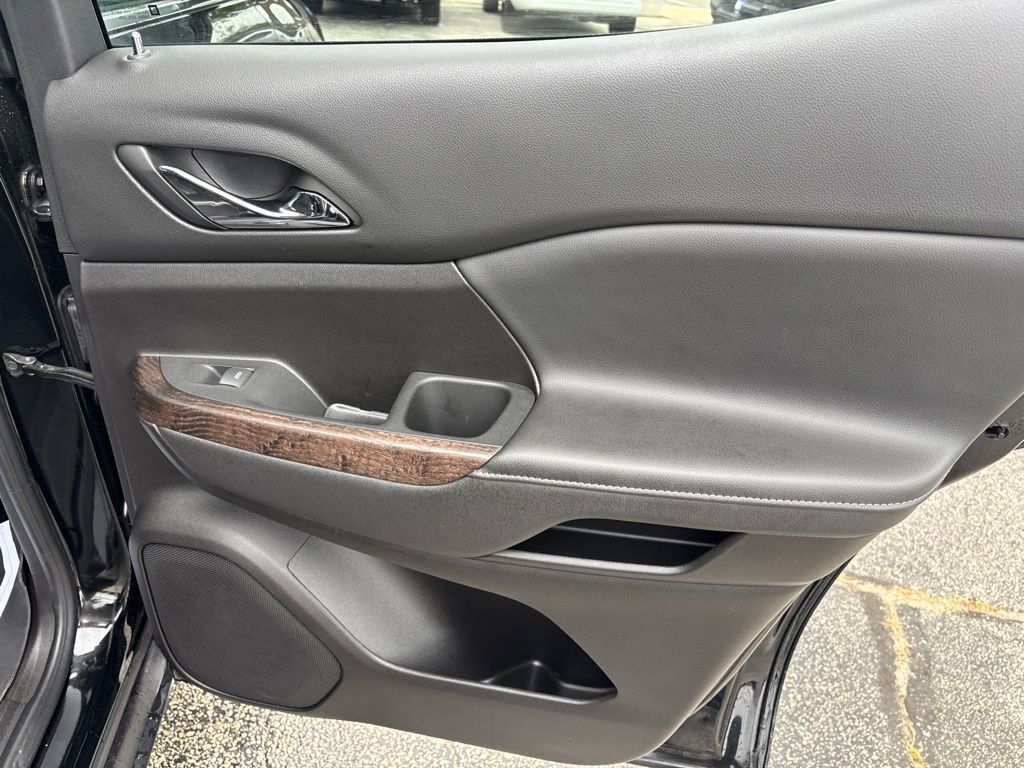 Used 2023 GMC Acadia SUV