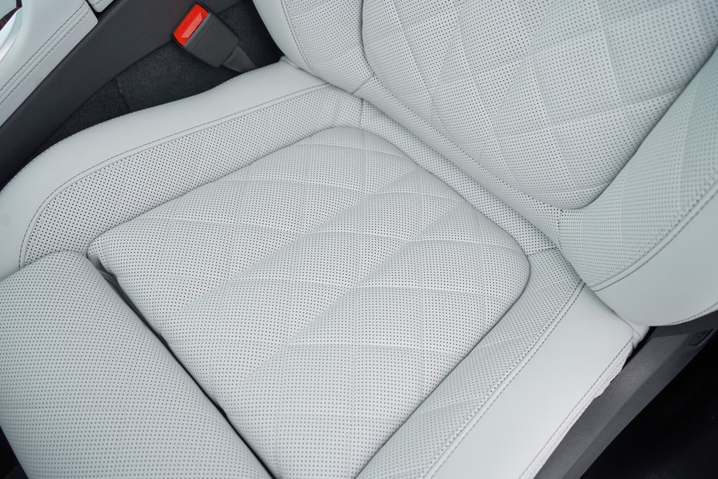 Thumbnail: 2026 BMW X7 - 11