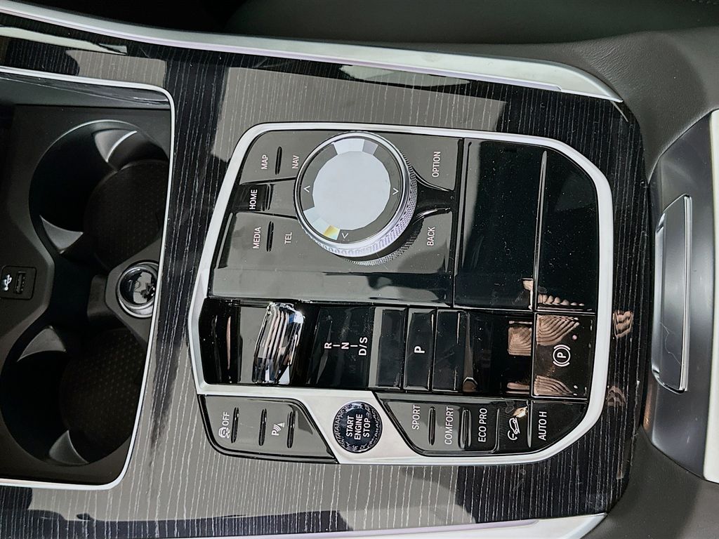 Thumbnail: 2026 BMW X5 - 15