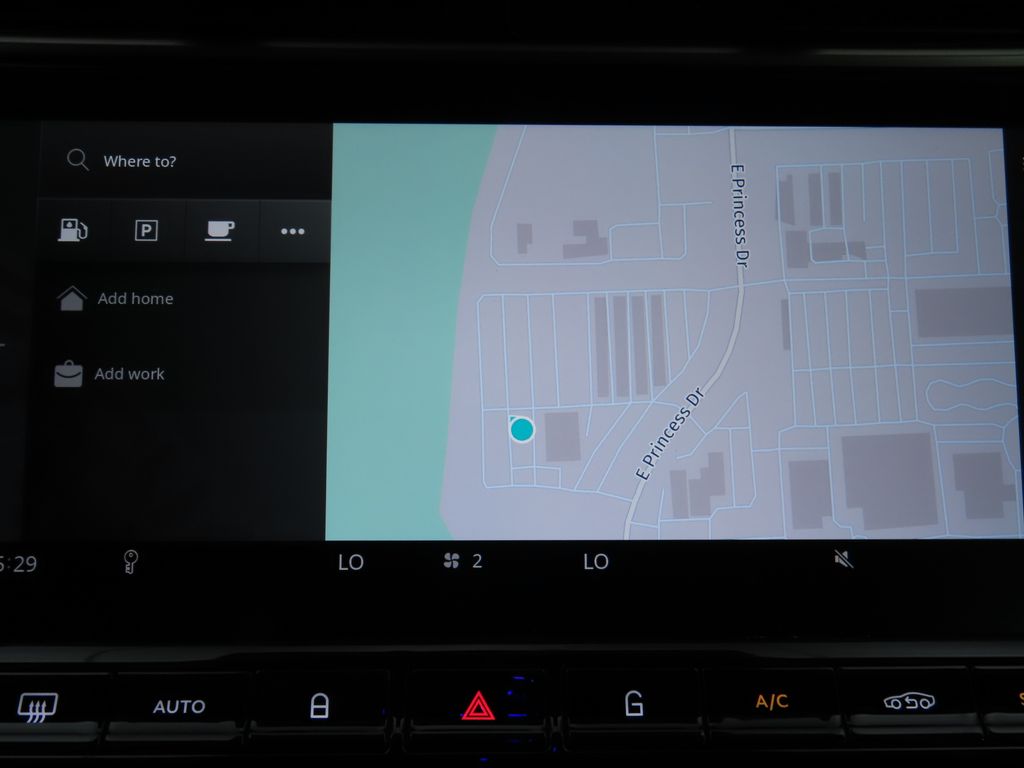 Thumbnail: 2025 Aston Martin Vantage - 16