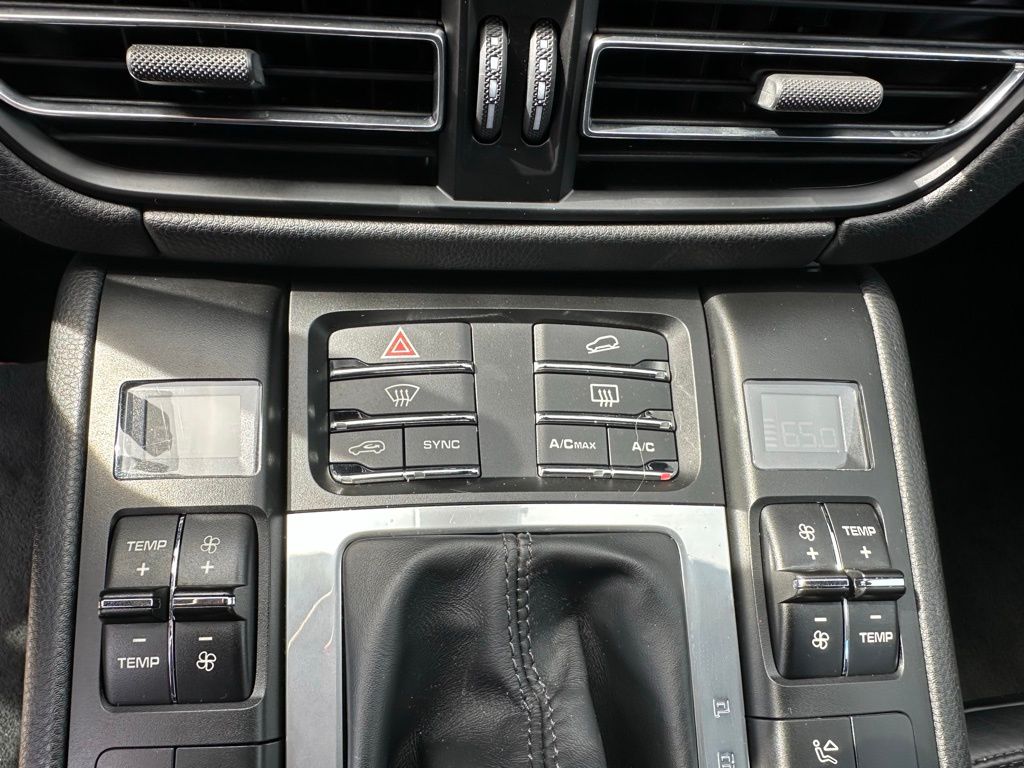 Thumbnail: 2019 Porsche Macan - 23