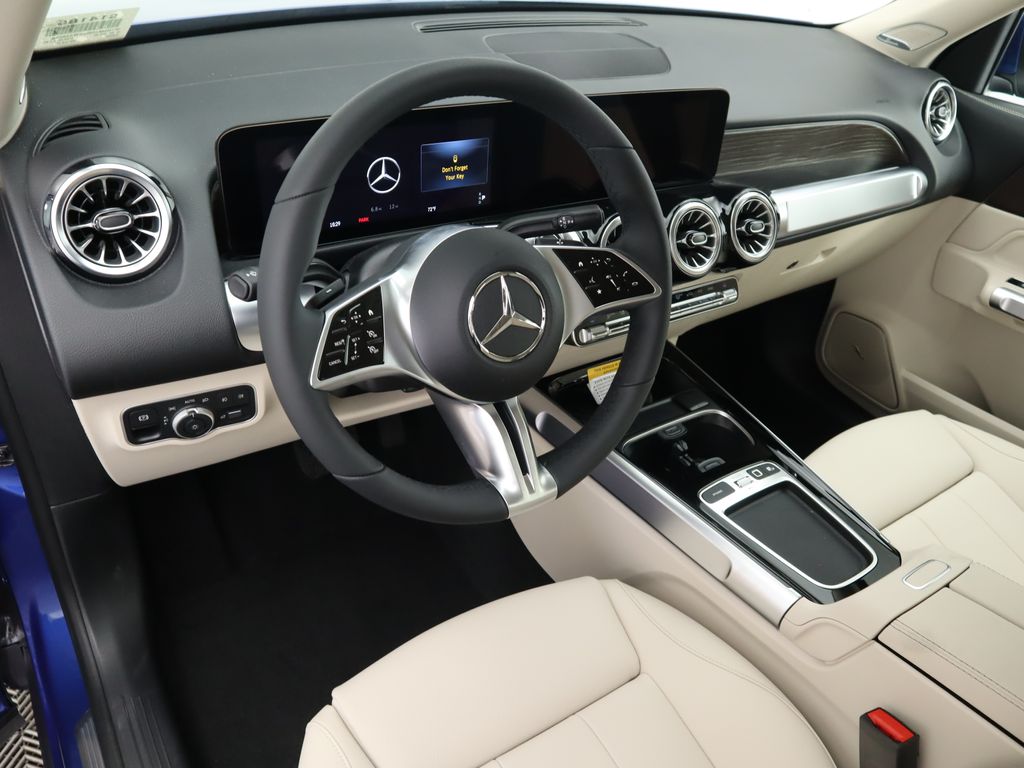 2025 Mercedes-Benz GLB 250 10