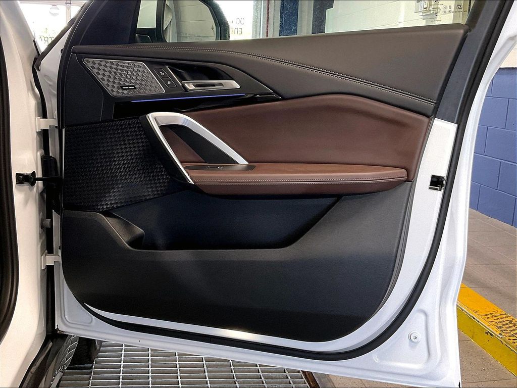 2025 BMW X1 — photo 12