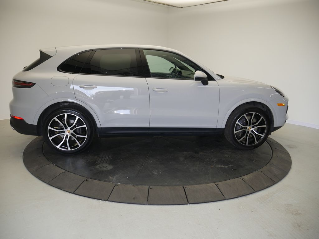 Thumbnail: 2023 Porsche Cayenne - 8