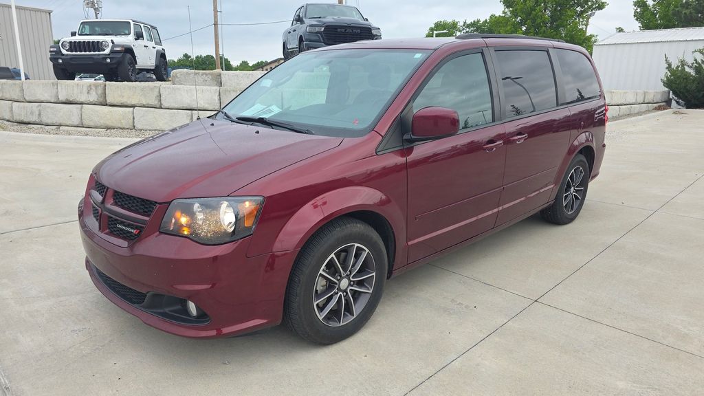 Red (Maroon) 2017 Dodge Grand Caravan GT FWD Minivan Front-Wheel Drive 6-Speed Automatic