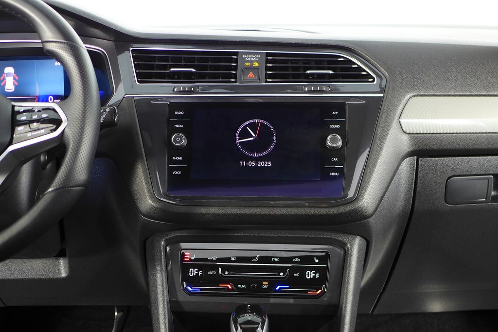 Thumbnail: 2022 Volkswagen Tiguan - 25