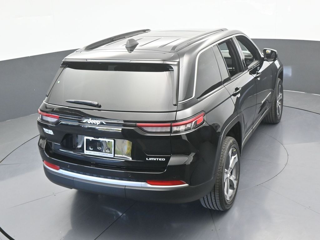 New 2026 Diamond Black Crystal Pearlcoat Jeep Limited image 46