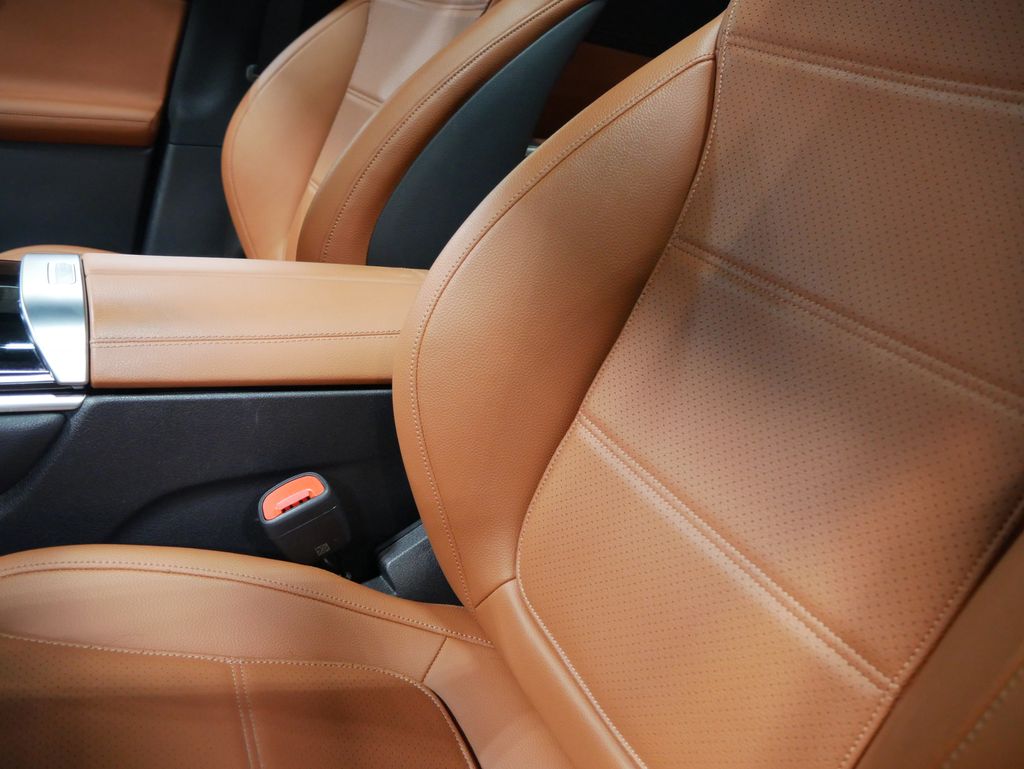 Thumbnail: 2023 Mercedes-Benz GLC - 19