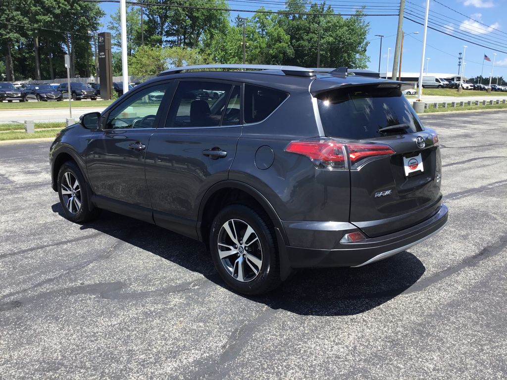 Thumbnail: 2018 Toyota RAV4 - 3