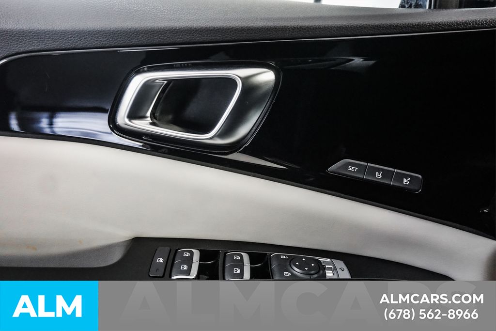 Used 2022 White Kia SX image 49