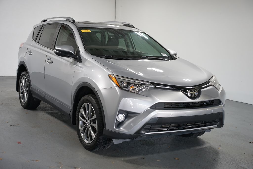 Thumbnail: 2017 Toyota RAV4 - 3