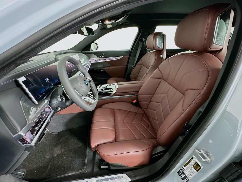 Thumbnail: 2025 BMW 7 Series - 16