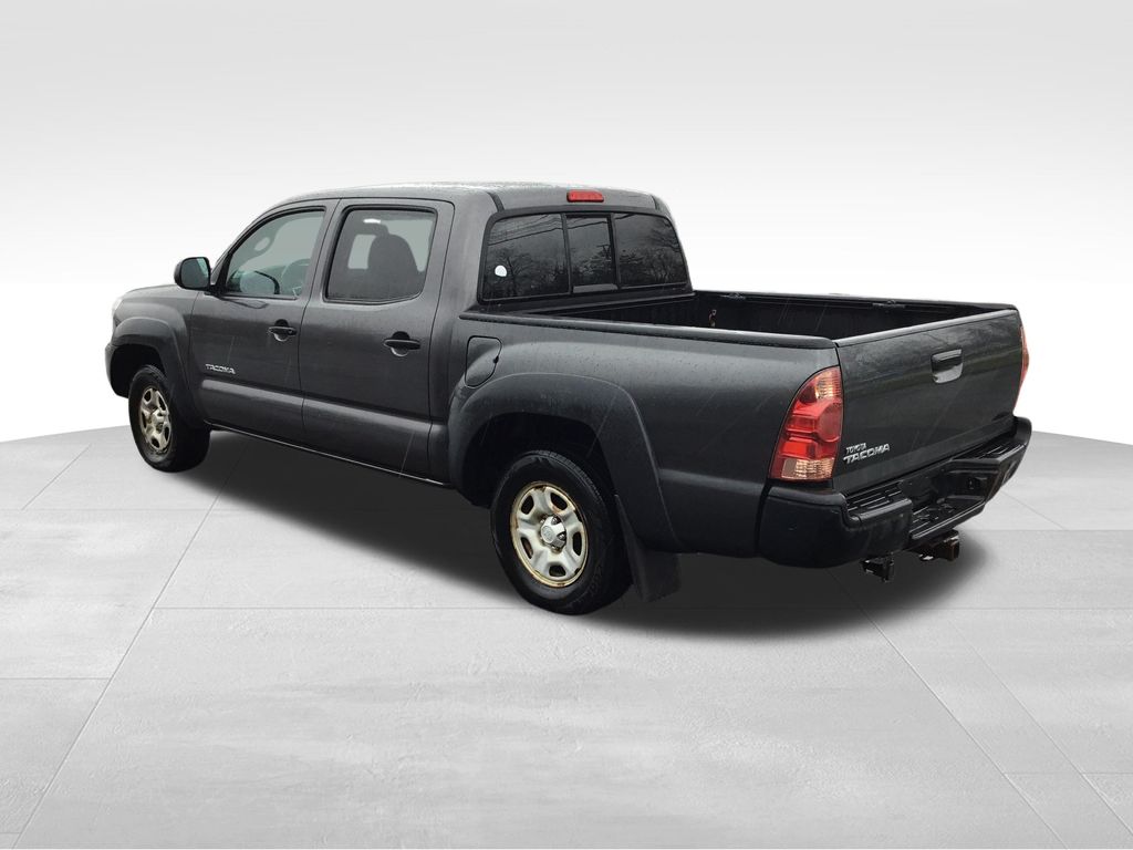 Thumbnail: 2015 Toyota Tacoma - 3