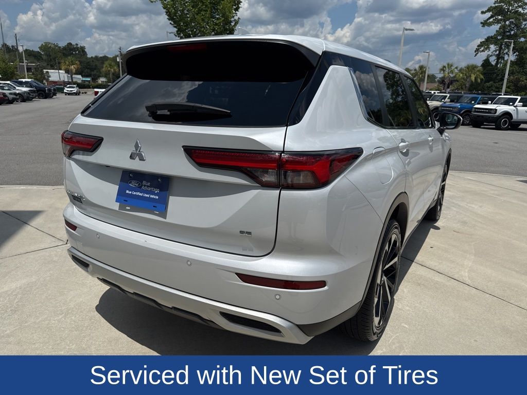 2022 Mitsubishi Outlander SE