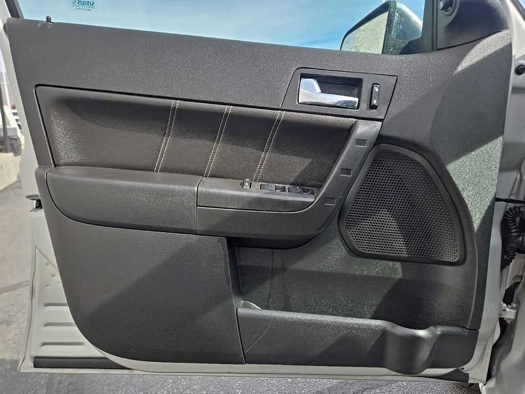 Used 2009  Ford SEL image 13