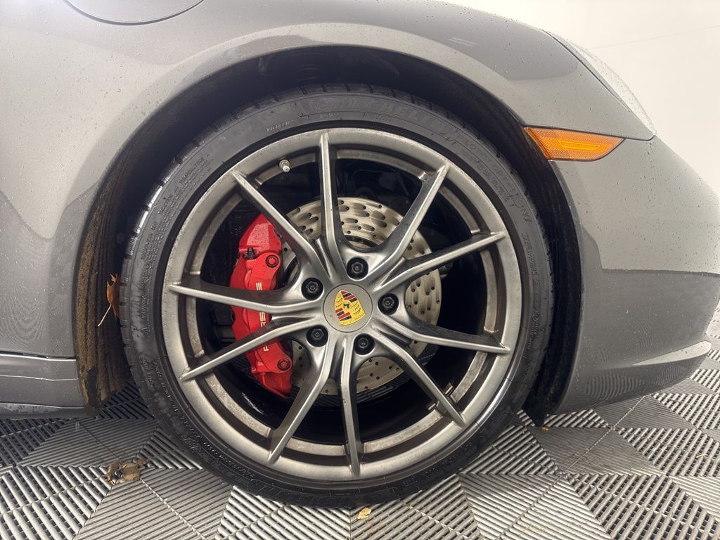 Thumbnail: 2017 Porsche 911 - 10