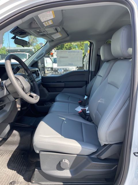 2025 Ford F-450 Chassis XL