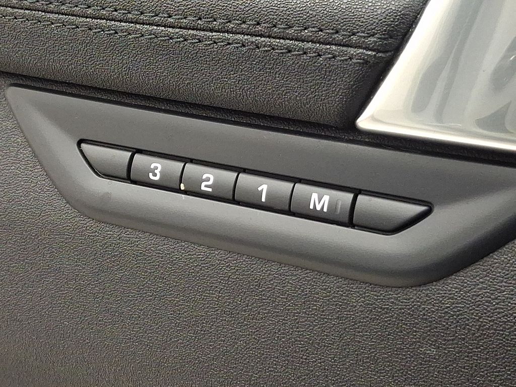 Thumbnail: 2025 Land Rover Discovery Sport - 28