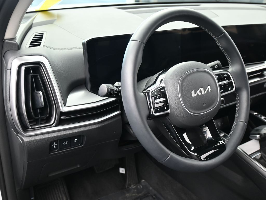 New 2025 Glacial White Pearl Kia EX image 16