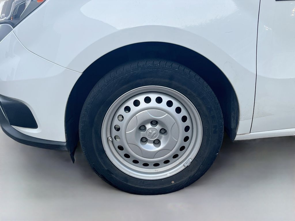 Used 2022 White Ram Base image 27