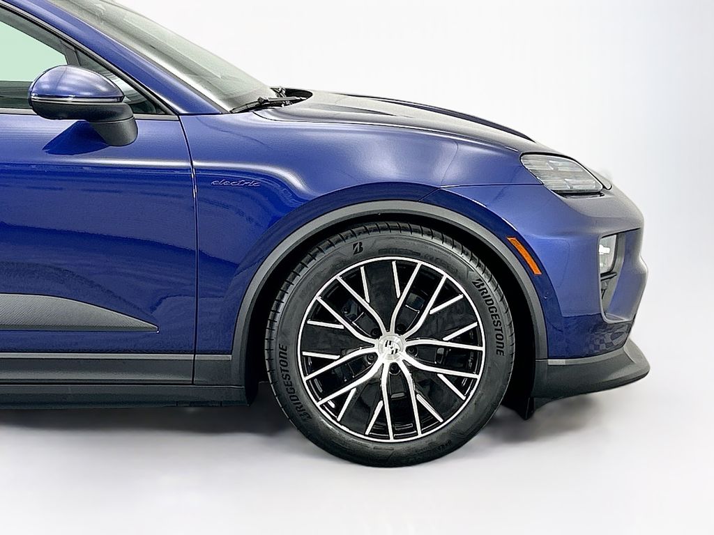Thumbnail: 2025 Porsche Macan - 11