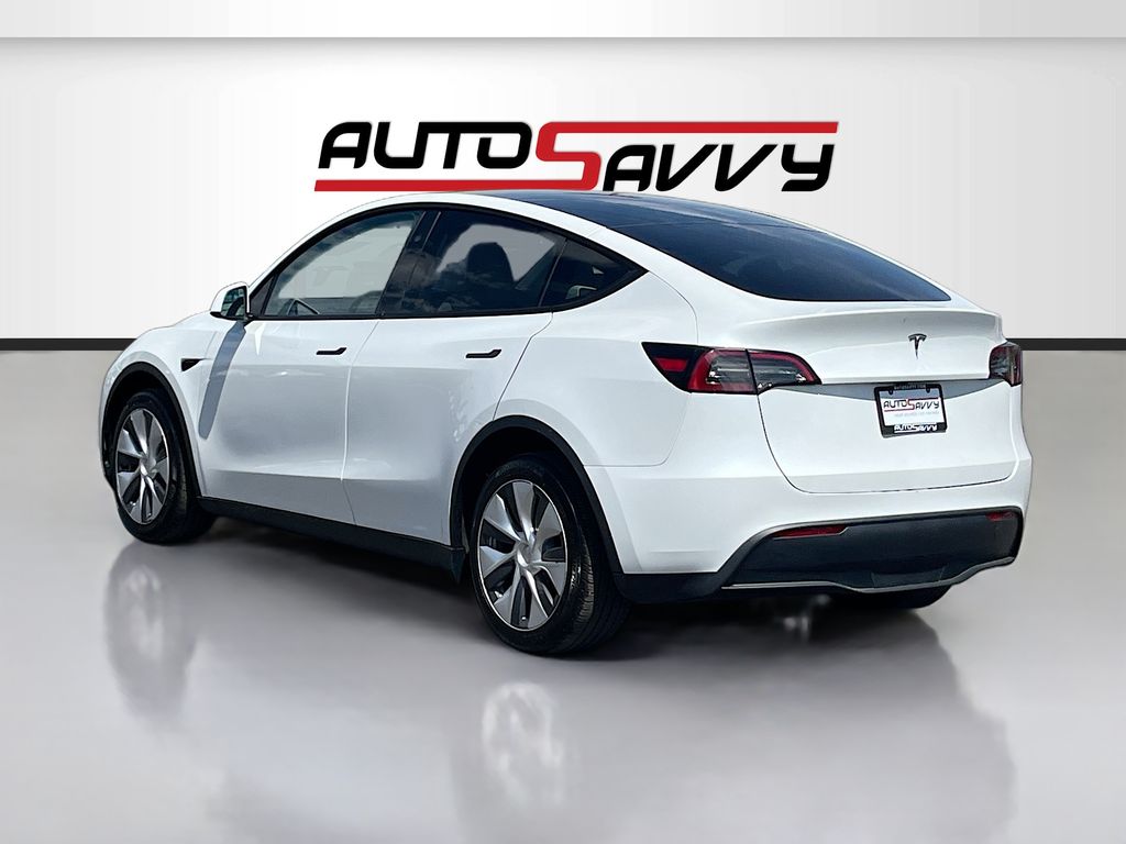 Used 2024 White Tesla Standard Range image 5