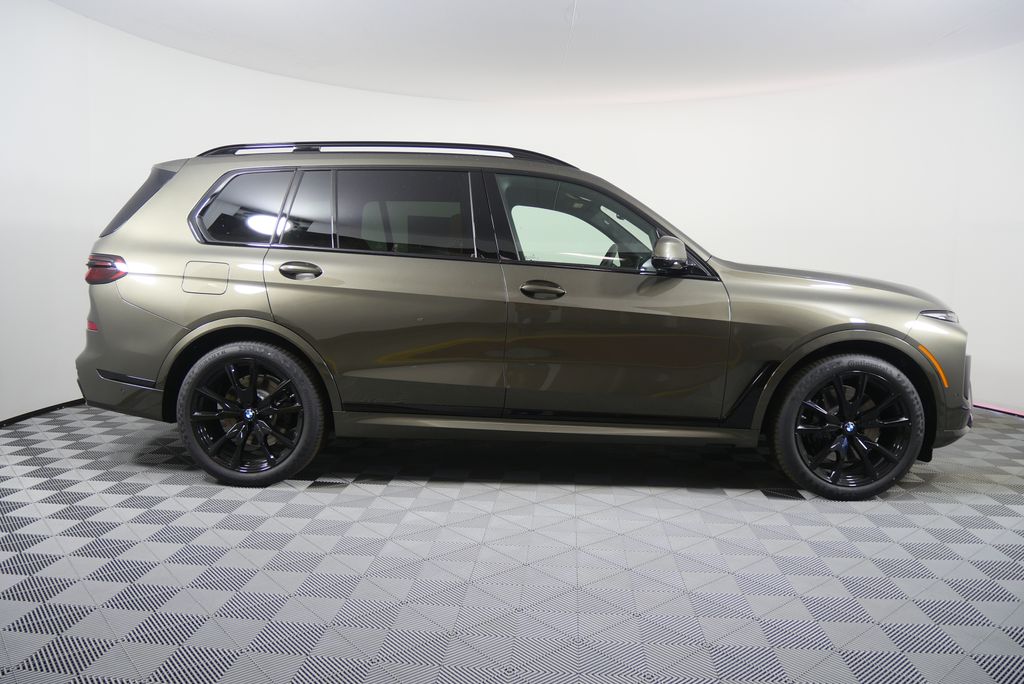 Thumbnail: 2027 BMW X7 - 2