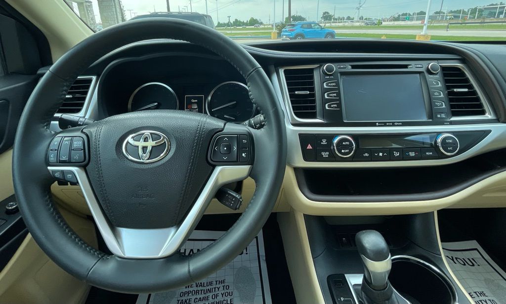 2016 Toyota Highlander XLE V6 Blue at Gullo Toyota