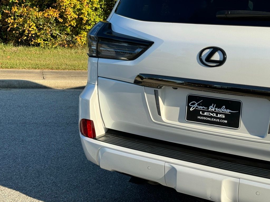 2021 Lexus LX 570 15