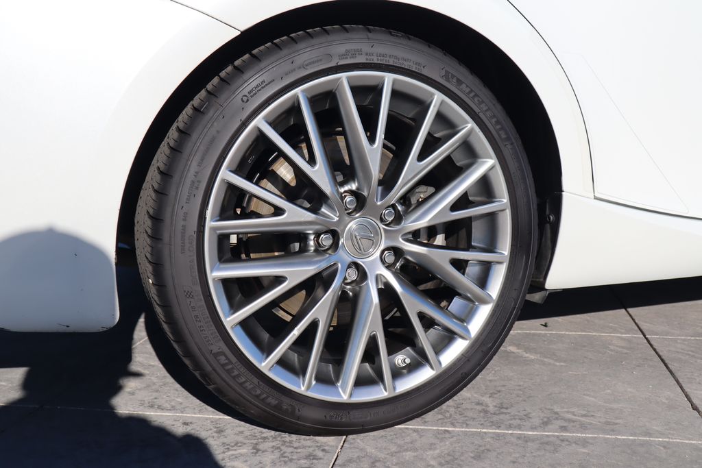 Thumbnail: 2017 Lexus IS - 30