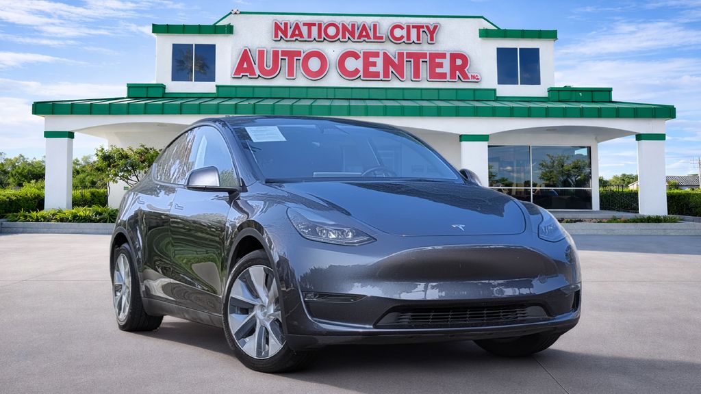 2024 Tesla Model Y Long Range Dual Motor All-Wheel Drive's photo