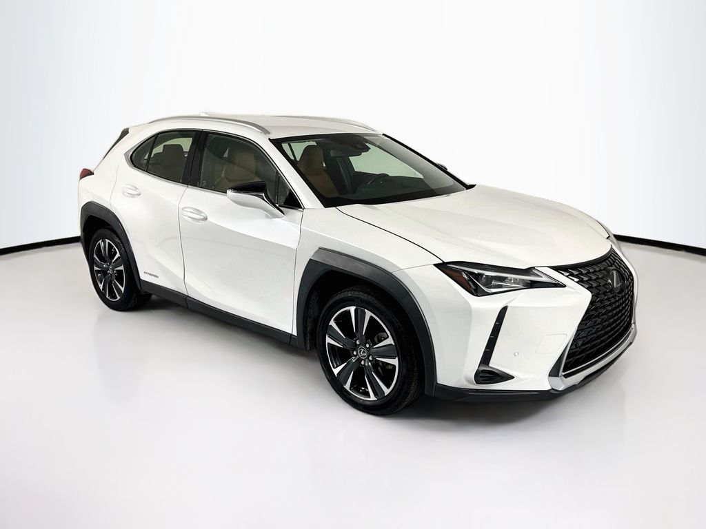 Thumbnail: 2022 Lexus UX - 3