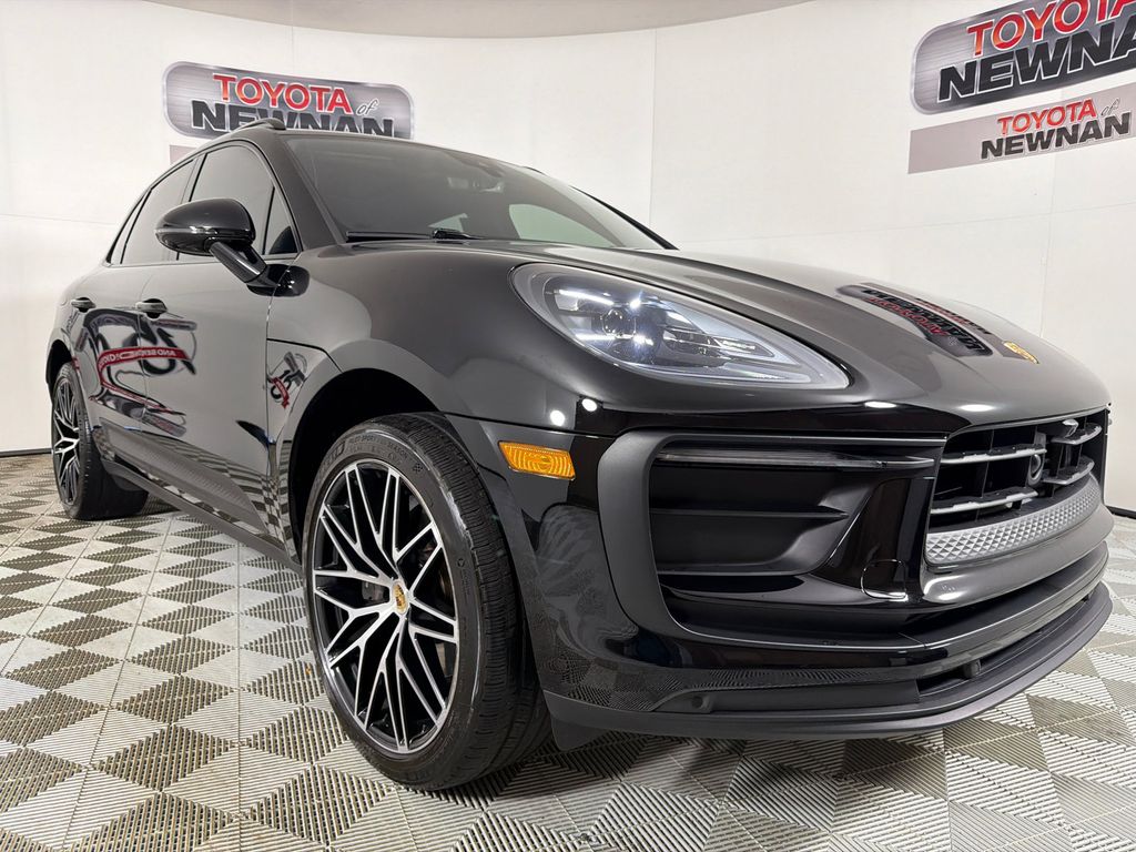 2023 Porsche Macan T AWD