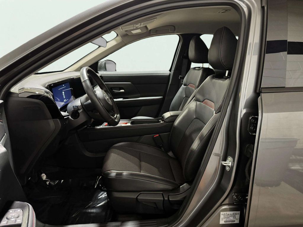 Certified Used 2025 Gun Metallic Nissan SR image 24