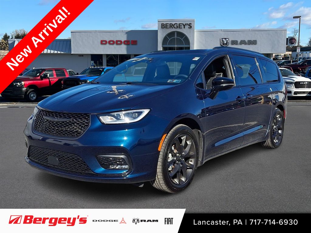 2025 Chrysler Pacifica Limited FWD