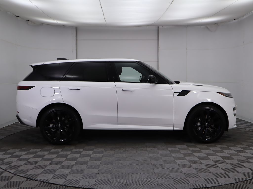 2025 Land Rover Range Rover Sport  4