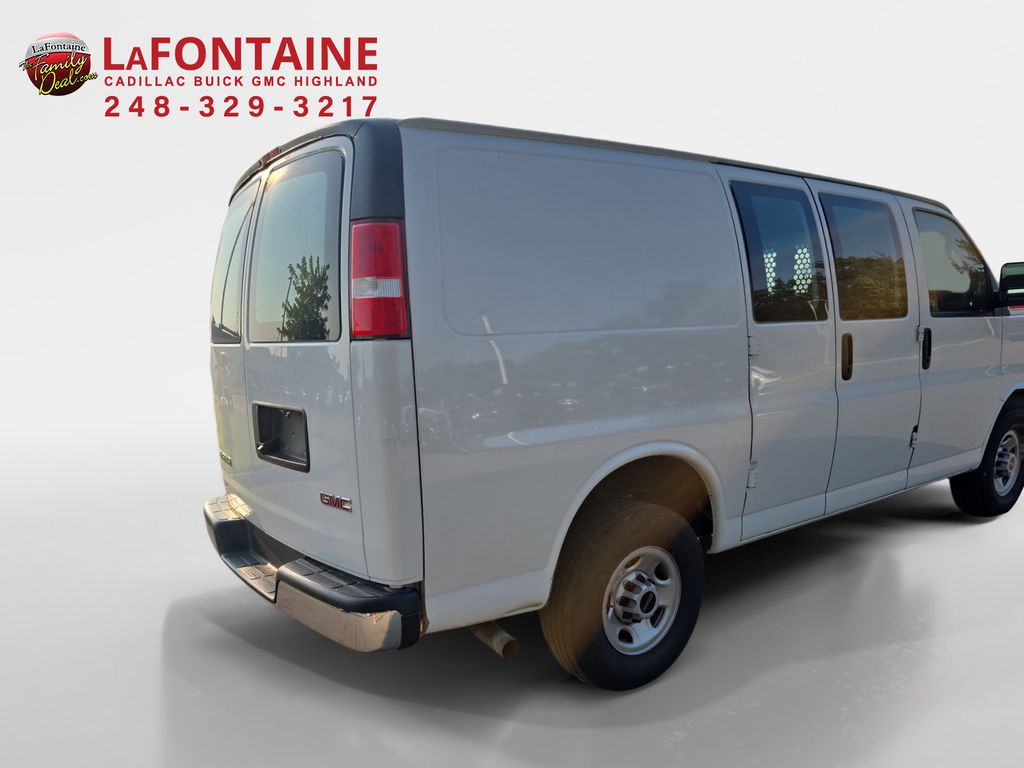 2022 GMC Savana 2500 Work Van 7