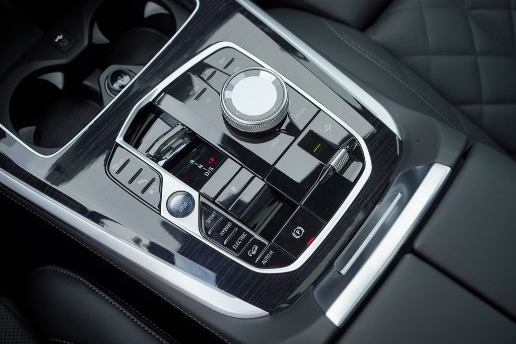 Thumbnail: 2026 BMW X5 - 19