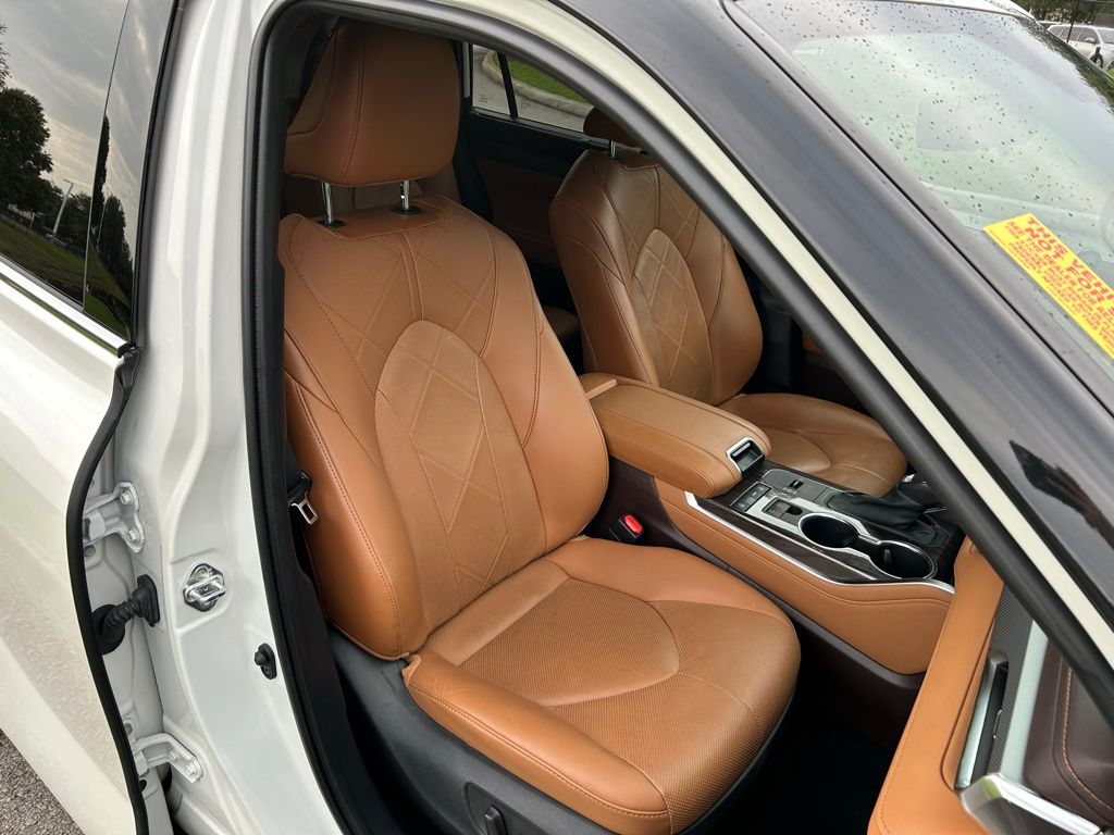 2021 Toyota Highlander Platinum 16